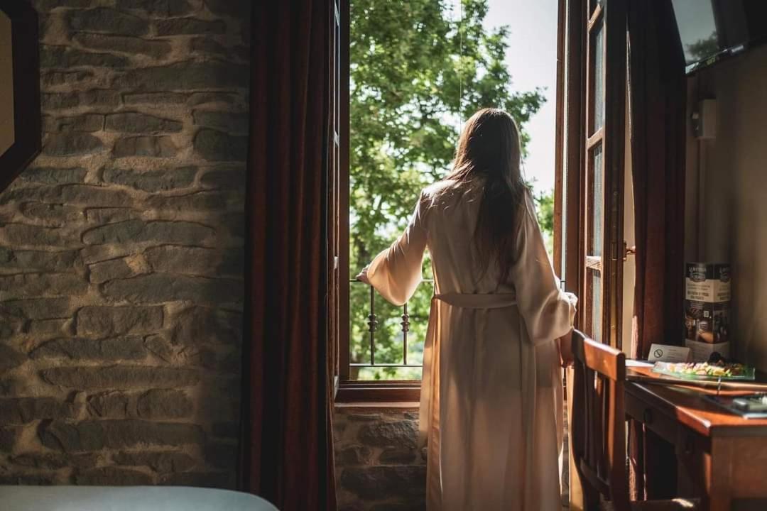 La Locanda Del Borgo Torrechiara Exteriör bild
