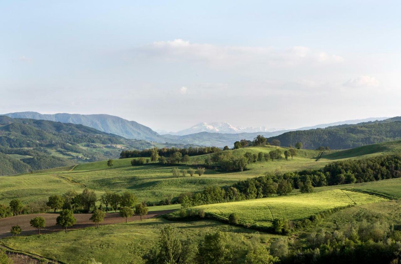 La Locanda Del Borgo Torrechiara Exteriör bild