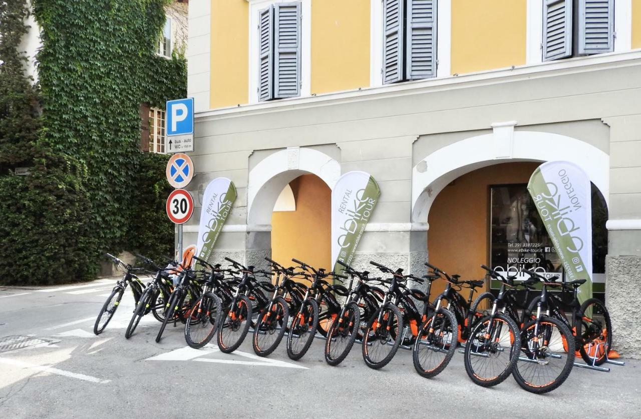 La Locanda Del Borgo Torrechiara Exteriör bild